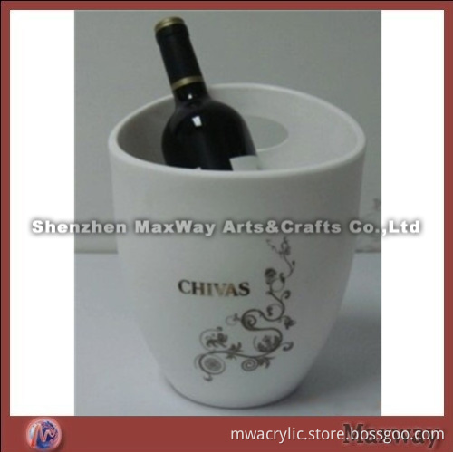 Ingenious oval white plexiglass ice bucket with handle